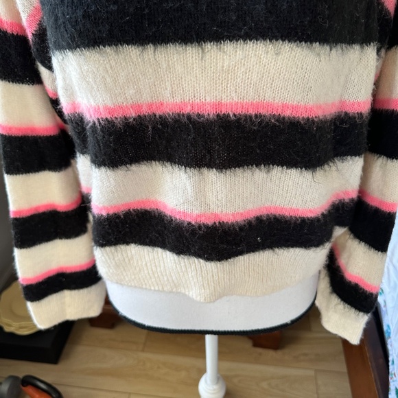 H & M Striped Crewneck Sweater Pink Cream Black - Sz M - Picture 2 of 3